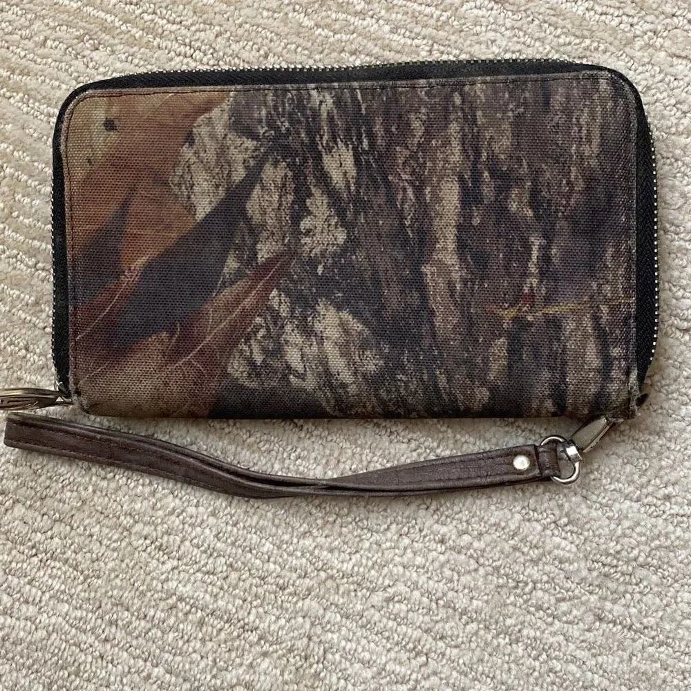 Women’s Canvas Fall Leaves Wristlet - Picture 2 of 4